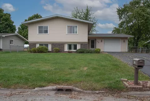 538 Robyn Rd, Valparaiso, IN 46385