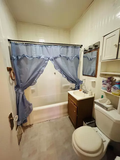 1048 Pierce St, Gary, IN 46402 photo 6