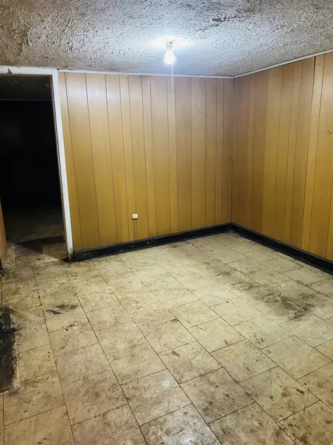 1048 Pierce St, Gary, IN 46402 photo 8