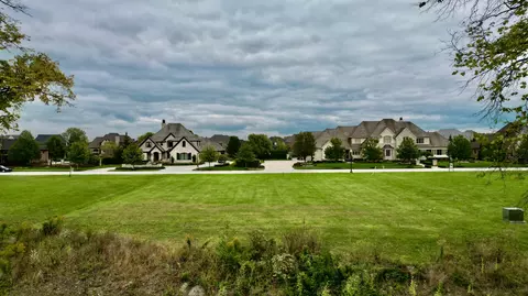 1432 Park West Cir, Munster, IN 46321 photo 3