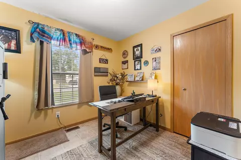 369 Marilyn Rd, Burns Harbor, IN 46304 photo 15