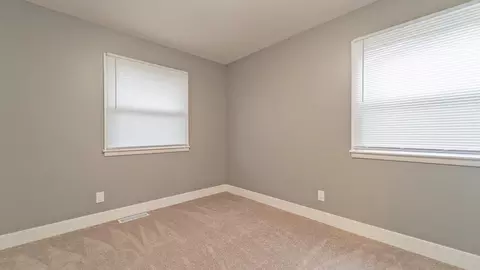 Bedroom - 4524 E 6th Pl, Gary, IN 46403 photo 3 of 6