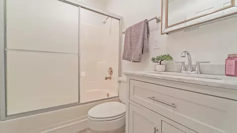 Bath - 4524 E 6th Pl, Gary, IN 46403 photo 1 of 1