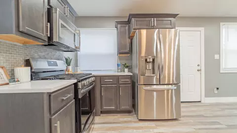 Kitchen - 4524 E 6th Pl, Gary, IN 46403 photo 5 of 6