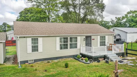 607 W Davis St, Hamlet, IN 46532 photo 1