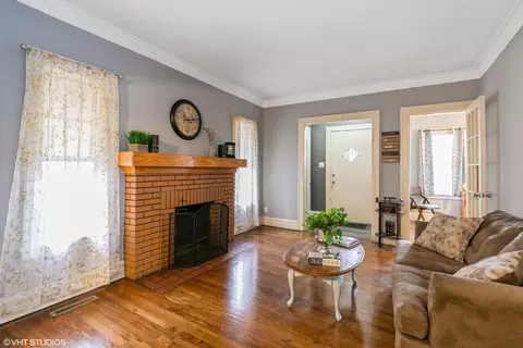 407 Mckinley St, Gary, IN 46404 photo 2
