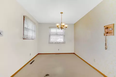 912 N Dwiggins Ave, Griffith, IN 46319 photo 9