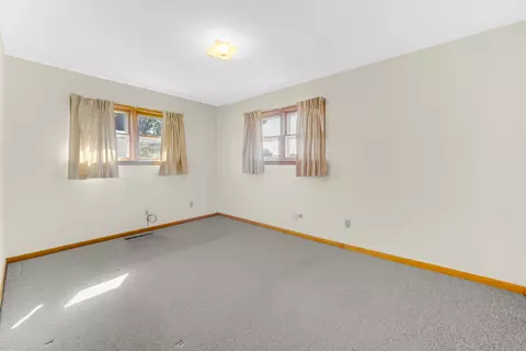 912 N Dwiggins Ave, Griffith, IN 46319 photo 13
