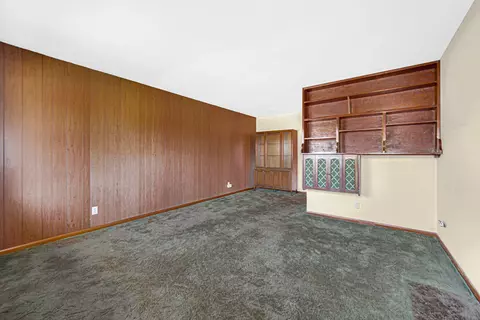 912 N Dwiggins Ave, Griffith, IN 46319 photo 2