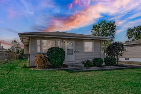 912 N Dwiggins Ave, Griffith, IN 46319 photo 1