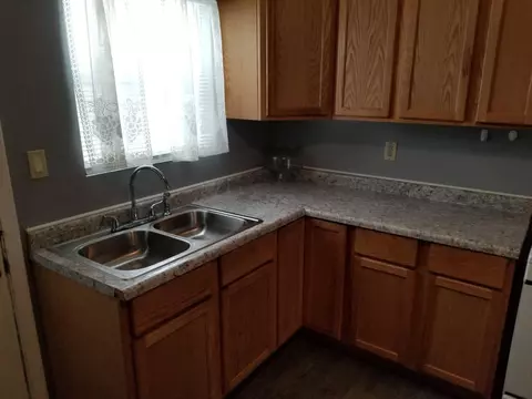 2750 W 10th Ave, Gary, IN 46404 photo 4