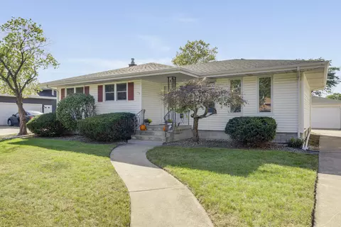 9148 Idlewild Dr, Highland, IN 46322