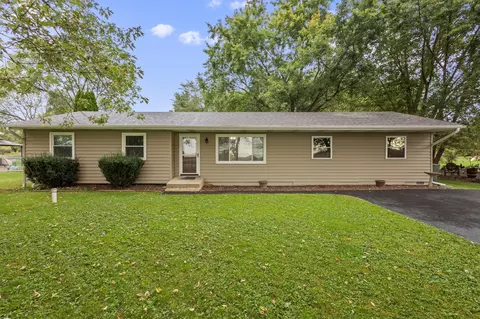 115 W Division Rd, Valparaiso, IN 46385