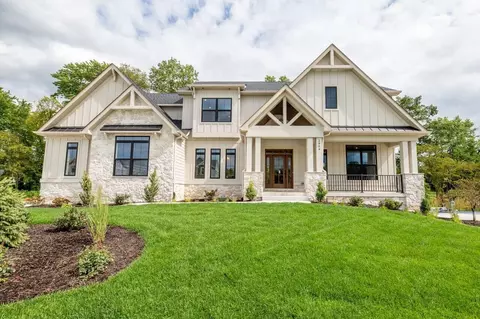 2804 Whispering Brook Ln, Valparaiso, IN 46385