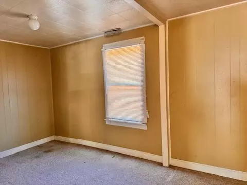 715 E Lake St, Griffith, IN 46319 photo 5
