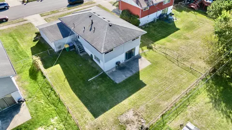 8040 Hemlock Ave, Gary, IN 46403 photo 37