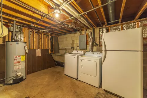 8040 Hemlock Ave, Gary, IN 46403 photo 33