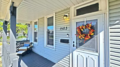 1503 Roberts Ave, Whiting, IN 46394 photo 2