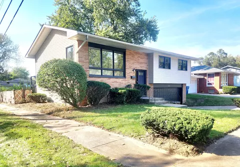 Exterior - 1590 Porter St, Gary, IN 46406 photo 2 of 4