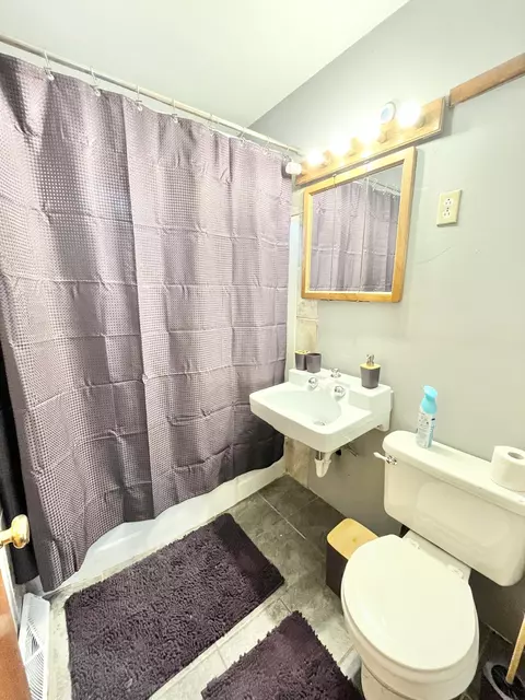 Bath - 3834-36 Cameron Ave, Hammond, IN 46327 photo 1 of 3