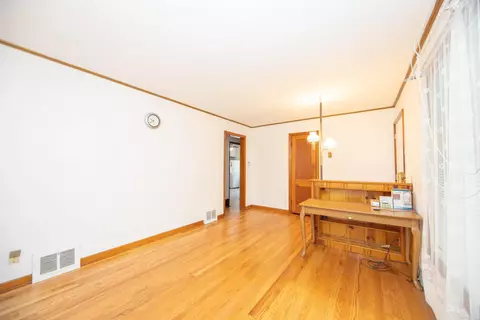 6735 Baring Ave, Hammond, IN 46324 photo 8