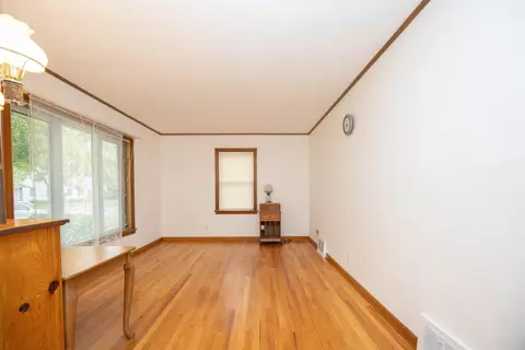 6735 Baring Ave, Hammond, IN 46324 photo 9