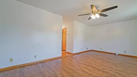 Living - 4723-4725 Johnson Ave, Hammond, IN 46327 photo 3 of 4