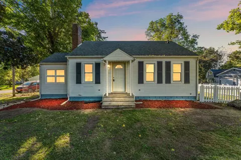 212 E Walker St, Rolling Prairie, IN 46371 photo 1
