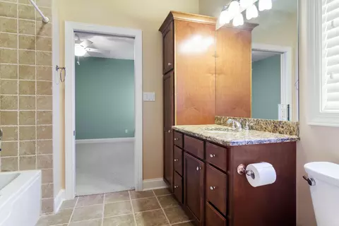 Bath - 910 Hawk Cir, Crown Point, IN 46307 photo 3 of 5