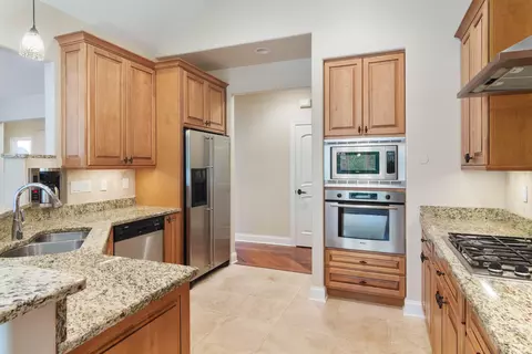 Kitchen - 910 Hawk Cir, Crown Point, IN 46307 photo 3 of 5