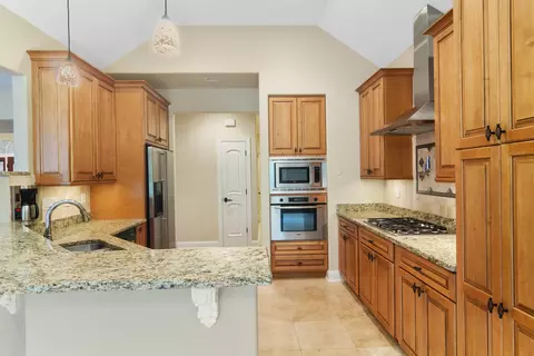 Kitchen - 910 Hawk Cir, Crown Point, IN 46307 photo 5 of 5