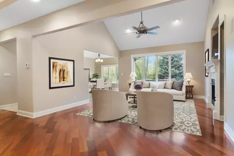 Living - 910 Hawk Cir, Crown Point, IN 46307 photo 1 of 4
