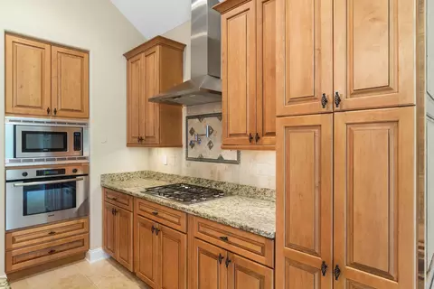 Kitchen - 910 Hawk Cir, Crown Point, IN 46307 photo 4 of 5
