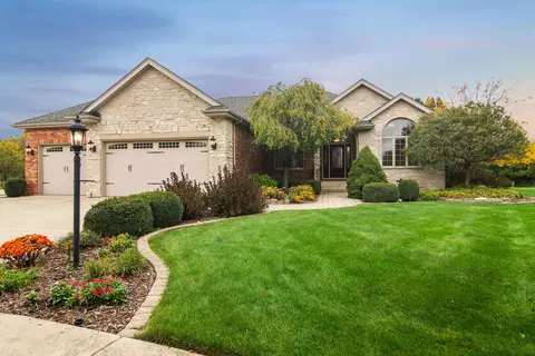 Exterior - 910 Hawk Cir, Crown Point, IN 46307 photo 6 of 6