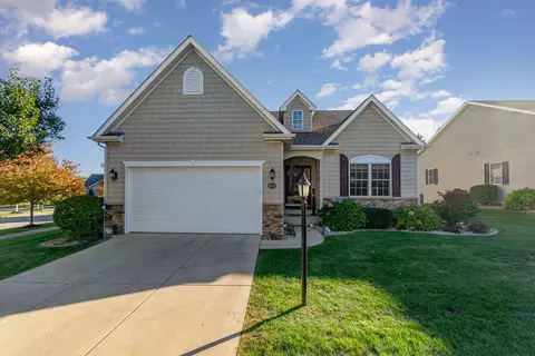 10574 Woodmar Ln, Saint John, IN 46373