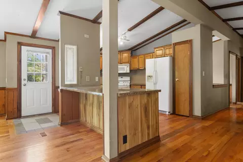 Entry Way - 23102 Pierce St, Shelby, IN 46377 photo 1 of 2