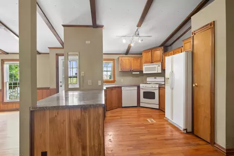 Kitchen - 23102 Pierce St, Shelby, IN 46377 photo 1 of 2