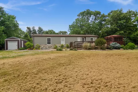 Exterior - 23102 Pierce St, Shelby, IN 46377 photo 3 of 3