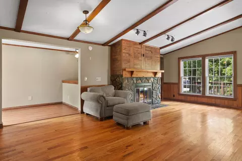 Living - 23102 Pierce St, Shelby, IN 46377 photo 5 of 7