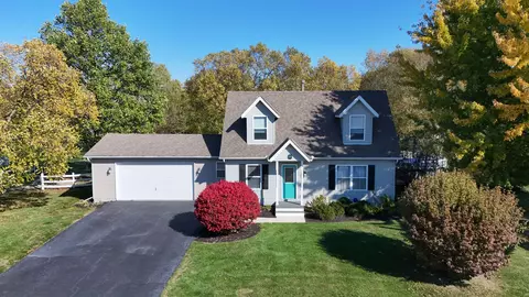 221 Kimrich Cir, Valparaiso, IN 46385