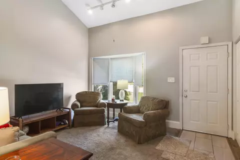 1847 Springvale Dr, Crown Point, IN 46307 photo 2