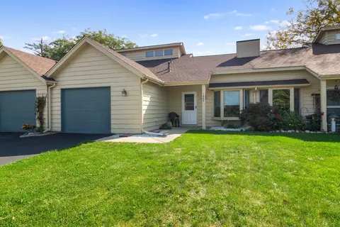 1847 Springvale Dr, Crown Point, IN 46307 photo 1