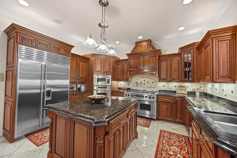 219 Glencoe Dr, Valparaiso, IN 46385 photo 10
