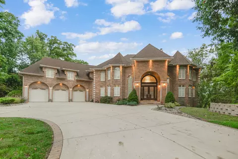 219 Glencoe Dr, Valparaiso, IN 46385 photo 1
