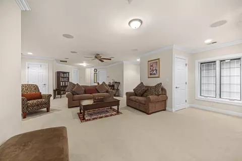 219 Glencoe Dr, Valparaiso, IN 46385 photo 25