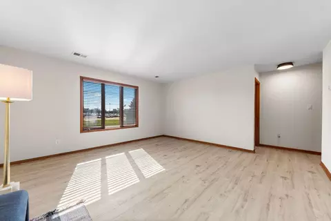 Living - 9634 Keilman St #2S, Saint John, IN 46373 photo 2 of 4
