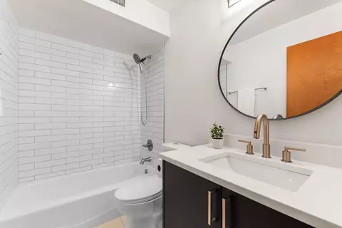 Bath - 9634 Keilman St #2S, Saint John, IN 46373 photo 1 of 2