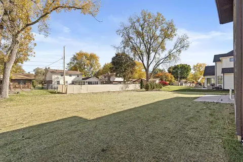 8209 Castle Dr, Munster, IN 46321 photo 32
