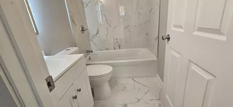 Bath - 425 Grant St, Gary, IN 46404 photo 1 of 14