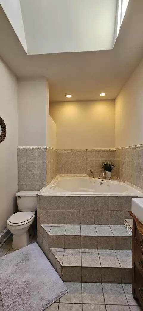 Bath - 6225 Forest Ave, Gary, IN 46403 photo 5 of 24